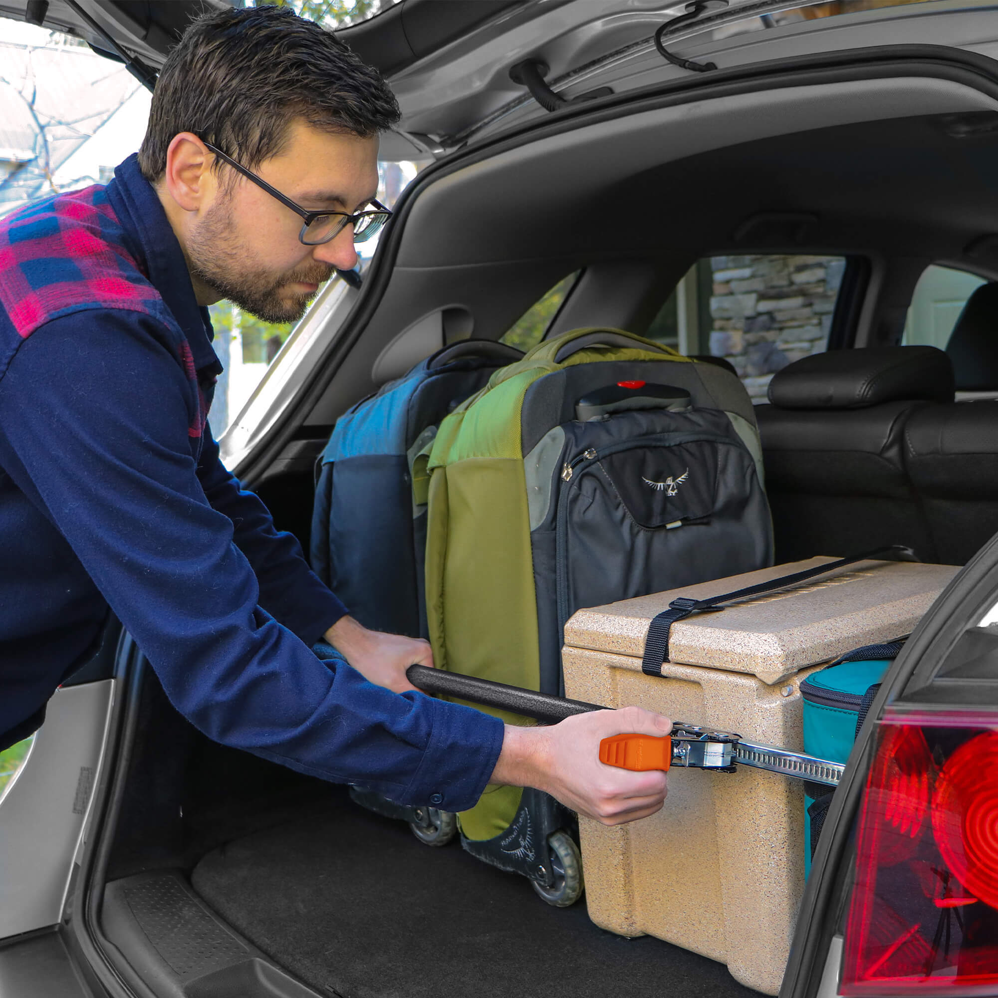AdjustableCargoBar_100T66_StudioImage8.jpg