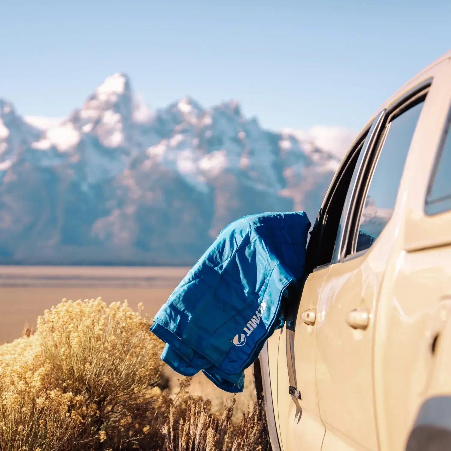 HorizonTravelBlanket-13HTBL02C-LS14-1500x1500-1.jpg